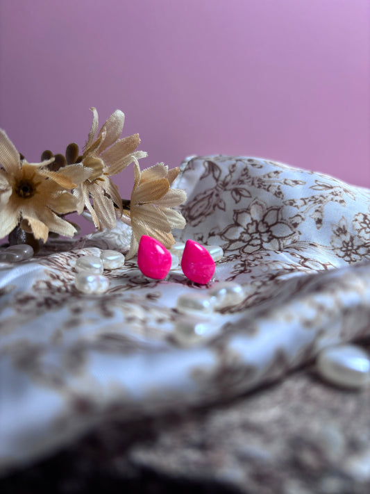Tear drop pink marble studs